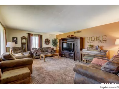 2132 N 23rd, Springfield, IL 62702 photo 11