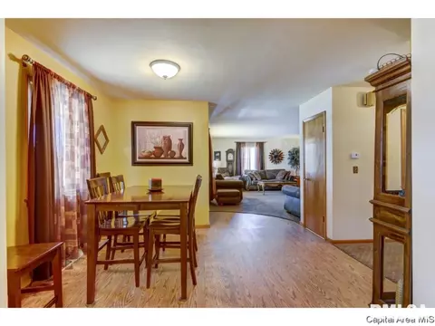 2132 N 23rd, Springfield, IL 62702 photo 4