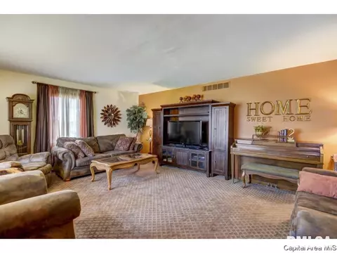 2132 N 23rd, Springfield, IL 62702 photo 10
