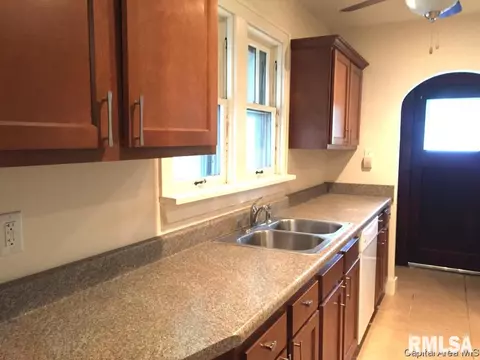 2335 S 10th, Springfield, IL 62703 photo 18