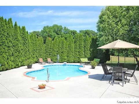 2400 Rosewell Pt, Springfield, IL 62711 photo 3