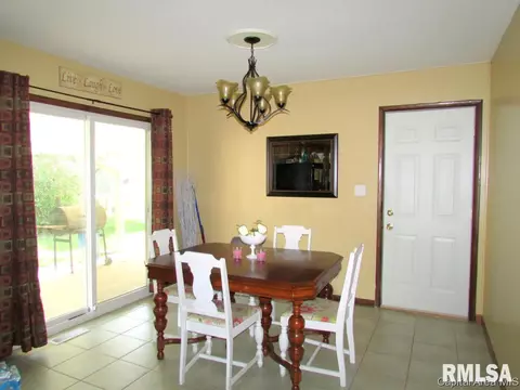 2050 Sudbury, Springfield, IL 62702 photo 4