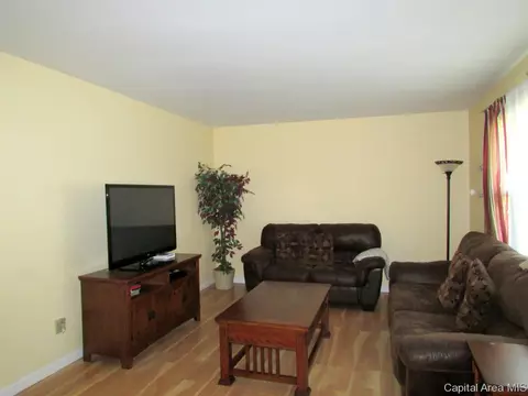 2050 Sudbury, Springfield, IL 62702 photo 2