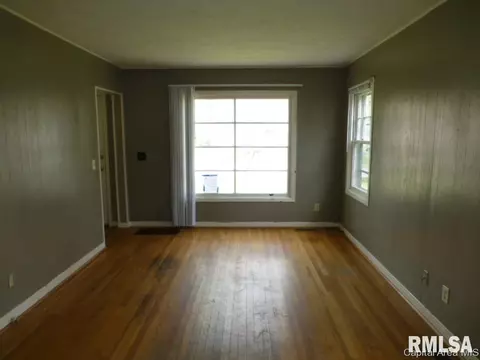 2142 E Pickett St, Springfield, IL 62703 photo 2