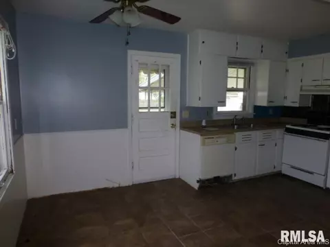 2142 E Pickett St, Springfield, IL 62703 photo 6