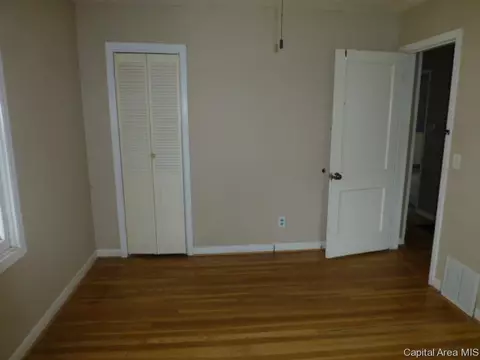 2142 E Pickett St, Springfield, IL 62703 photo 9