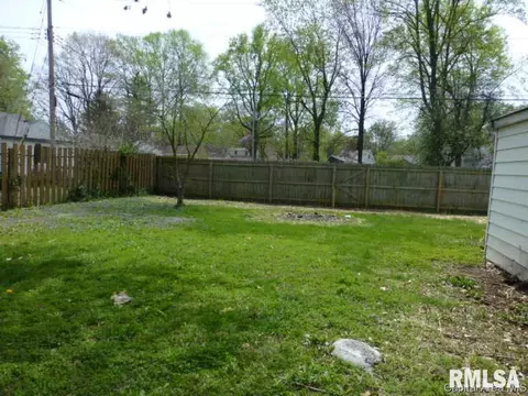 2142 E Pickett St, Springfield, IL 62703 photo 18