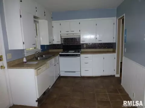 2142 E Pickett St, Springfield, IL 62703 photo 5