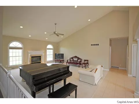 2105 W Laurel, Springfield, IL 62704 photo 5