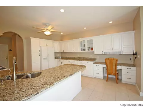 2105 W Laurel, Springfield, IL 62704 photo 11