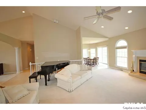 2105 W Laurel, Springfield, IL 62704 photo 6