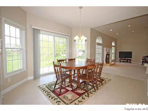 2105 W Laurel, Springfield, IL 62704 photo 9
