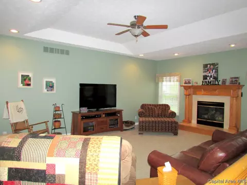 335 Bourbon, Springfield, IL 62707 photo 4