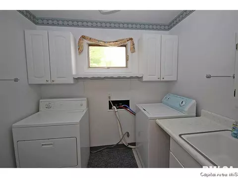 614 W Edwards, Springfield, IL 62704 photo 9