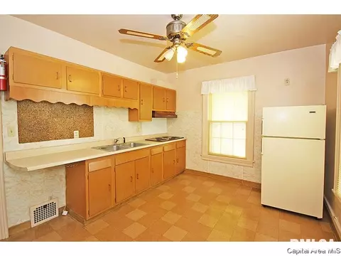 614 W Edwards, Springfield, IL 62704 photo 16