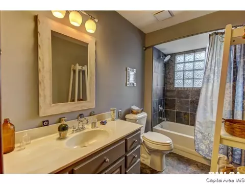 3821 W Bluffs Rd, Springfield, IL 62711 photo 23