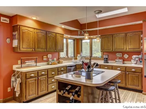 3821 W Bluffs Rd, Springfield, IL 62711 photo 8