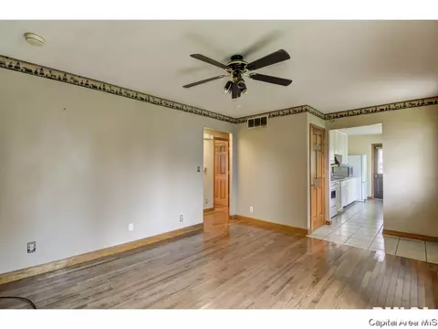 2317 Stokebridge, Springfield, IL 62702 photo 5