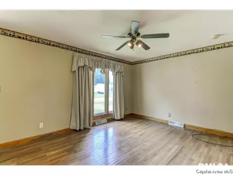 2317 Stokebridge, Springfield, IL 62702 photo 4