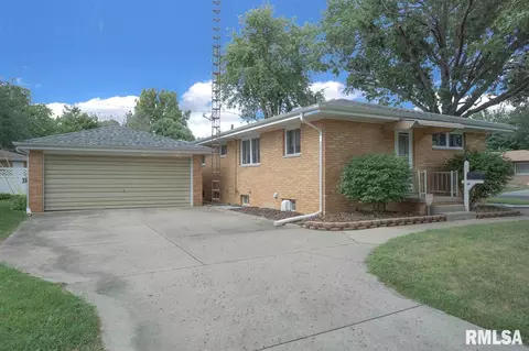 4 Monica Ct, Springfield, IL 62702 photo 2