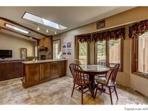 1504 Devonwood, Springfield, IL 62704 photo 15