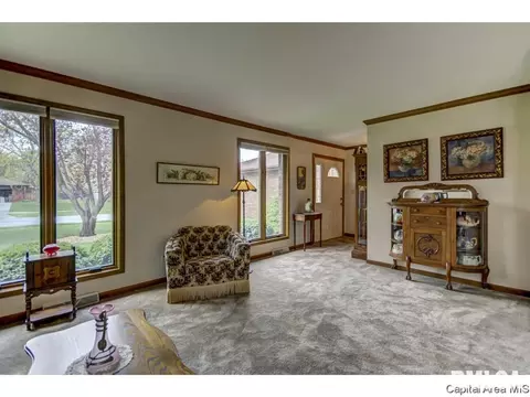 1504 Devonwood, Springfield, IL 62704 photo 6