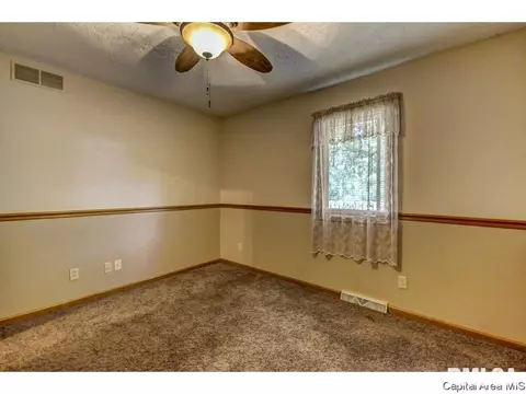 1504 Devonwood, Springfield, IL 62704 photo 28