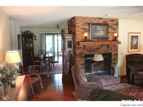 2505 Winfield, Springfield, IL 62704 photo 2