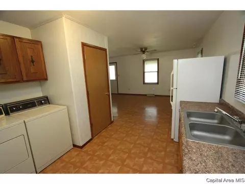 301 E Houston St, Springfield, IL 62707 photo 13