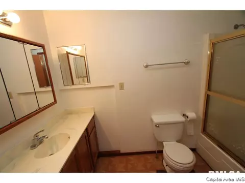 301 E Houston St, Springfield, IL 62707 photo 8