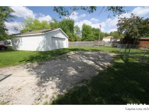 301 E Houston St, Springfield, IL 62707 photo 24