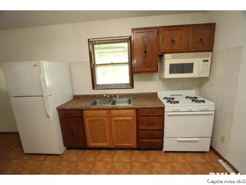 301 E Houston St, Springfield, IL 62707 photo 11