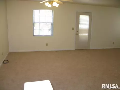 1529 Maureen Ct, Springfield, IL 62702 photo 5