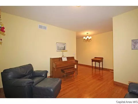 4300 Creek Dr, Springfield, IL 62711 photo 7