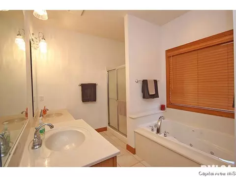 4300 Creek Dr, Springfield, IL 62711 photo 17