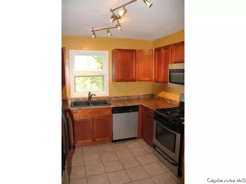 1910 Jeanette Ln #4, Springfield, IL 62702 photo 12