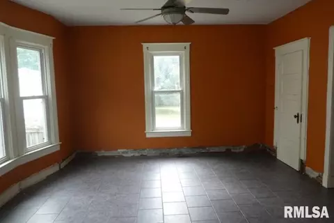 1607 S Pasfield St, Springfield, IL 62704 photo 5