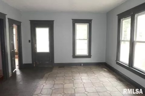 1607 S Pasfield St, Springfield, IL 62704 photo 3