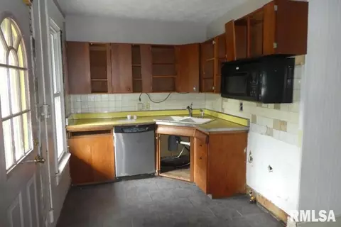 1607 S Pasfield St, Springfield, IL 62704 photo 7