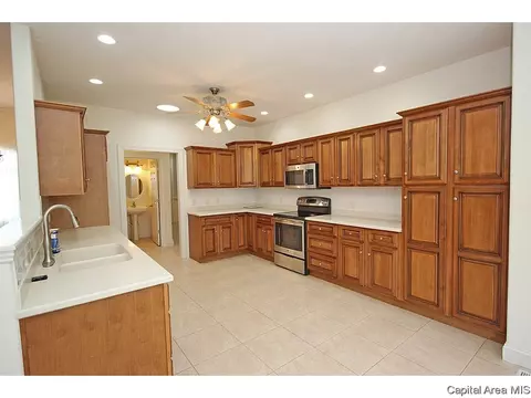 3113 Ironlake, Springfield, IL 62711 photo 9