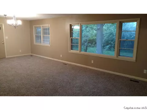 2312 Parkview Dr, Springfield, IL 62704 photo 2