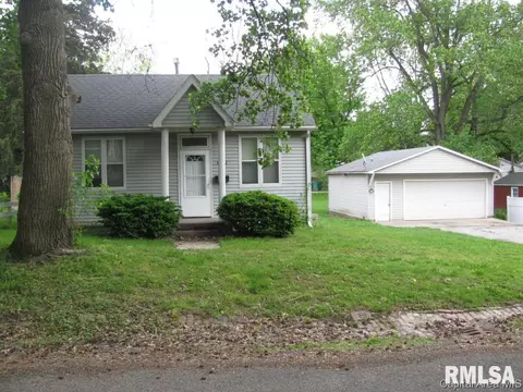 832 N Osburn Ave, Springfield, IL 62702 photo 2