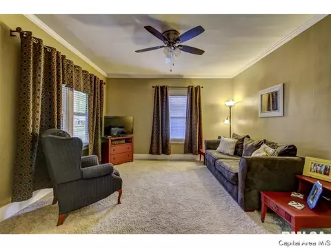 1900 S State St, Springfield, IL 62704 photo 5