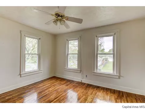 1104 N Osburn, Springfield, IL 62702 photo 6