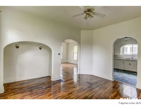 1104 N Osburn, Springfield, IL 62702 photo 4