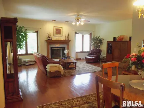 4084 Mill Stone Dr, Springfield, IL 62711 photo 3