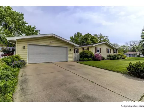 1801 Albert St, Springfield, IL 62702 photo 4