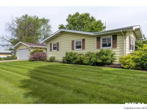 1801 Albert St, Springfield, IL 62702 photo 2