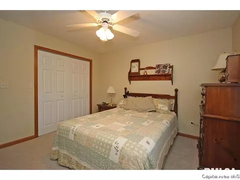 1504 Hosta, Springfield, IL 62712 photo 14