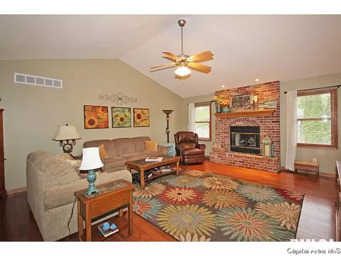 1504 Hosta, Springfield, IL 62712 photo 3